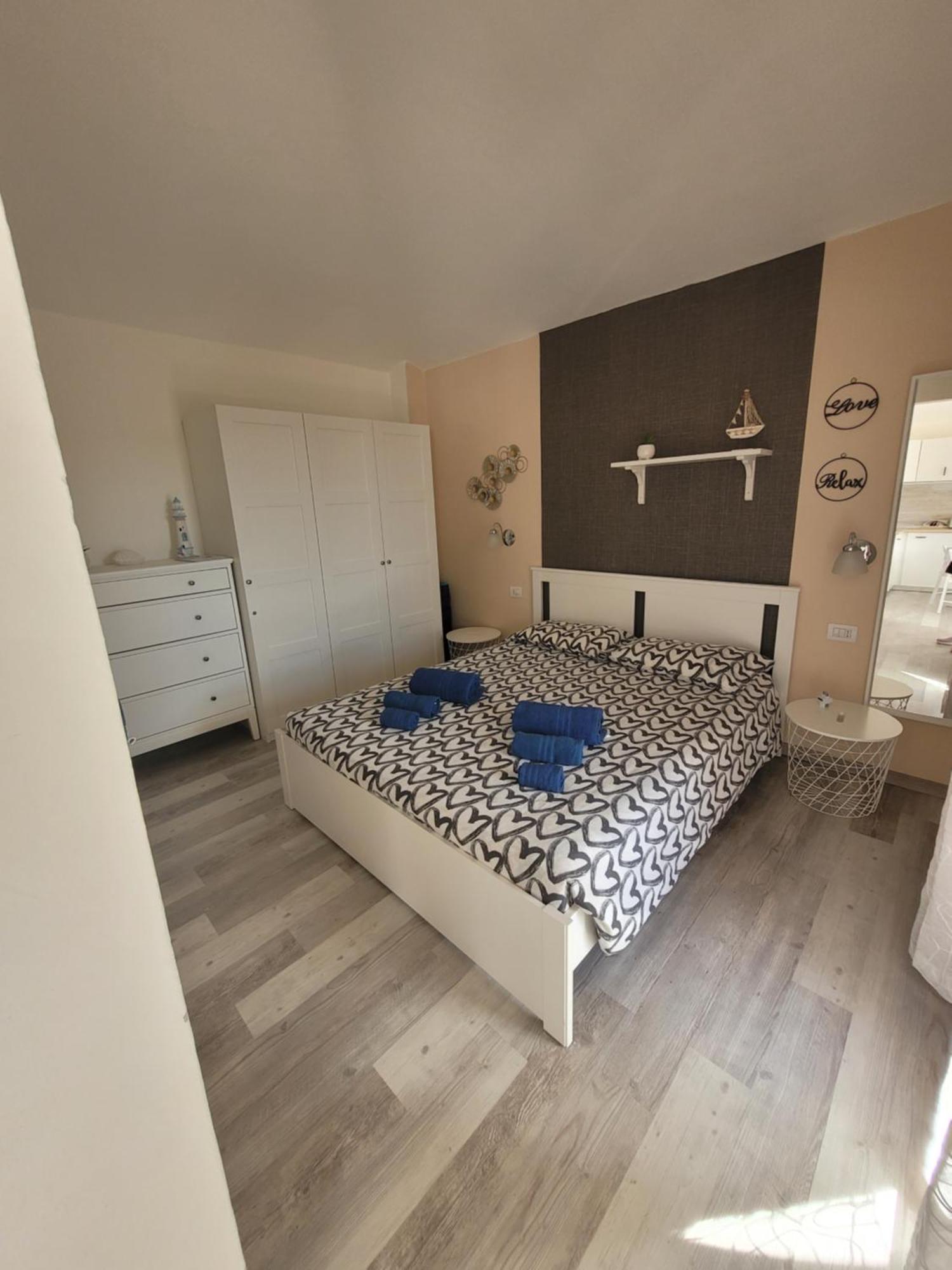 Surf House Mirice Apartment Vignola Mare Luaran gambar